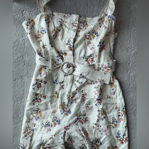 House of Harlow 1960 linen floral romper with pearl belt detail buckle sz 12 - Picture 11 of 13